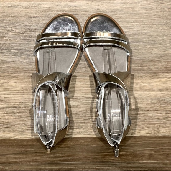Eileen Fisher Cici Silver Mirror Leather Sandals Size- 8.5 - Picture 5 of 11